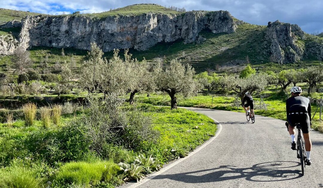 The Ultimate Cycling Gear Guide for Outdoor Enthusiasts in 2026